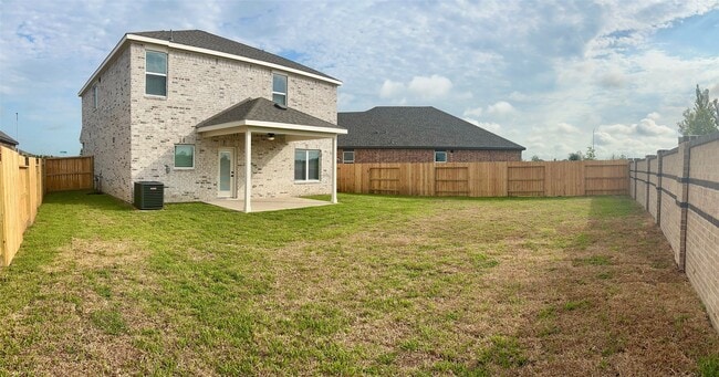 Building Photo - 10807 Hickory Ln