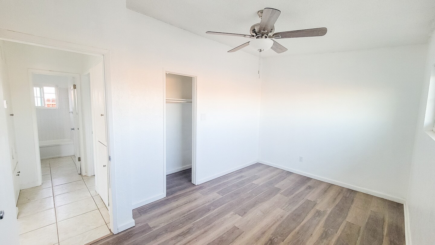 Building Photo - 5527 Baileya Ave