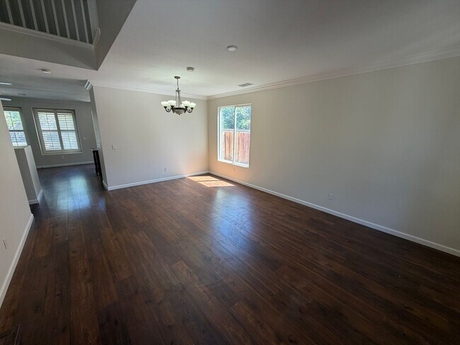 Building Photo - 5BD/2.5BA House for Rent Near Dublin's Hacienda Crossings!
