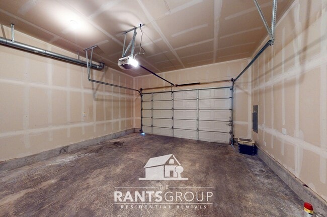 Building Photo - Spacious 3-Bedroom Home in Lacey's North T...