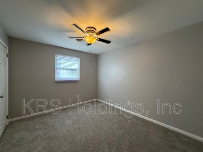 Building Photo - 300 Hampton Roads Ave