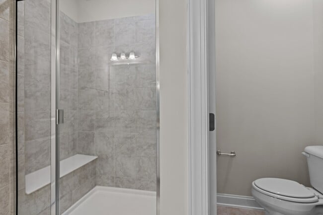 Building Photo - 2888 Macintosh Woods Dr
