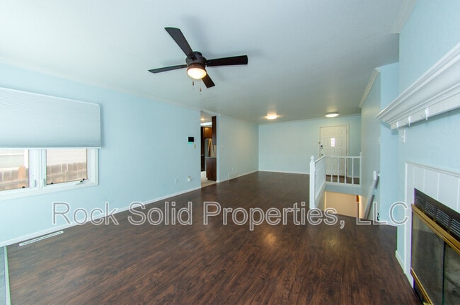 Building Photo - 5027 Green River St