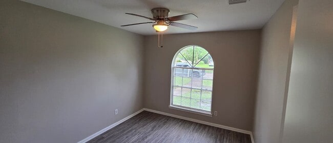 Building Photo - 11122 Thackery Ln