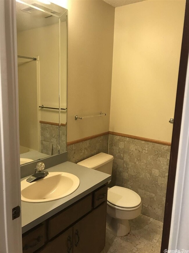 Building Photo - 207 Belvedere Dr