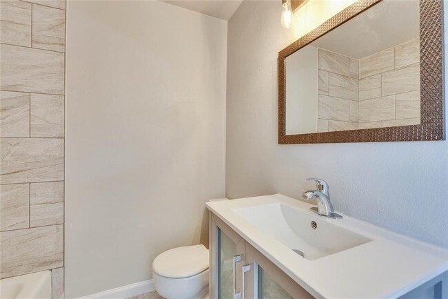 Building Photo - 8511 Fathom Cir