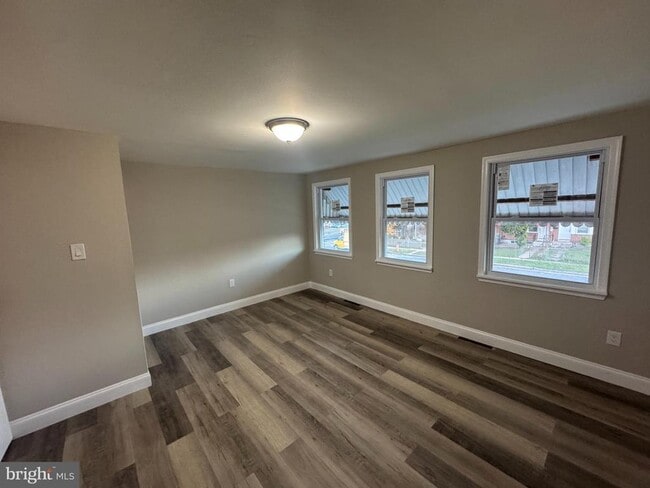 Building Photo - 8050 Lansdale Rd