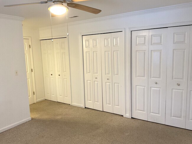 Building Photo - 1850 Tall Oaks Dr