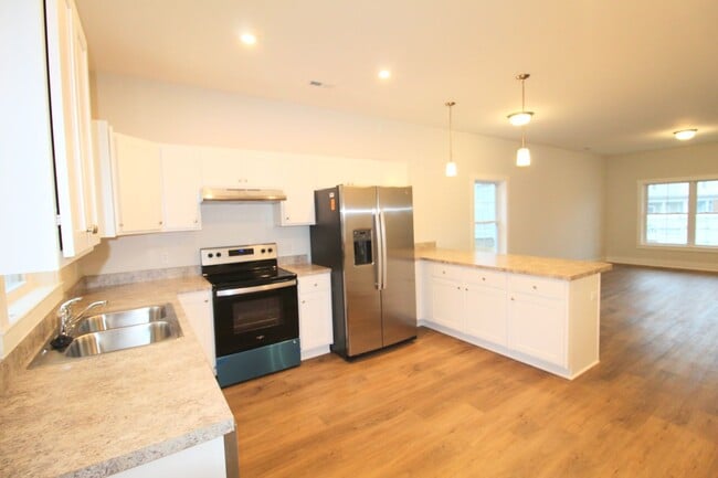 Building Photo - Lease assignment