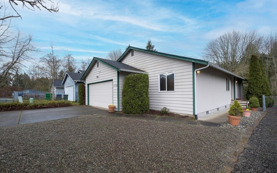 Building Photo - 1225 Sherman Ave