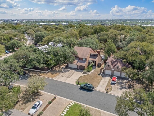 Building Photo - 8113 Baywood Dr