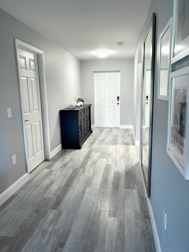 Building Photo - 167 Shadowview Ct