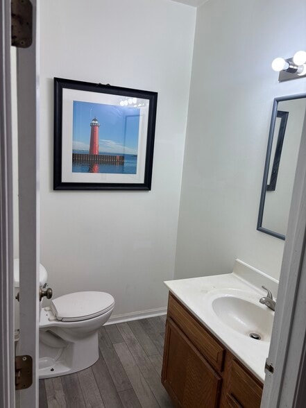 Building Photo - 1023 44th St