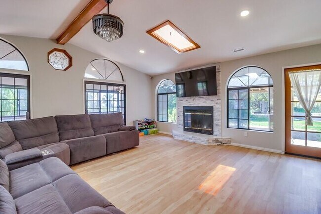 Building Photo - 3289 Altoro Ln