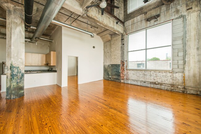 Building Photo - Mattress Factory Lofts