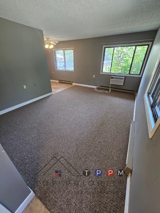 Building Photo - 1 Bedroom | 1 Bathroom Unit in Dysart Avai...