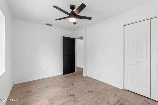 Building Photo - 708 Cactus Ave