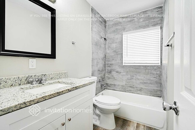 Building Photo - 835 44th St