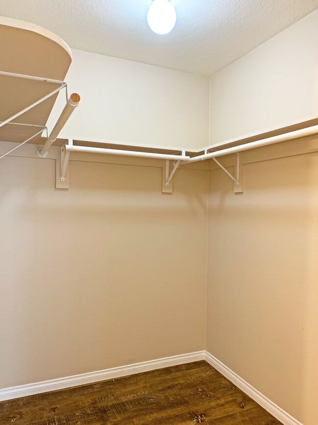 Building Photo - For Lease – Beautiful 2 Bed, 2 Bath Condo in Northwood Horizon | $3,195/month