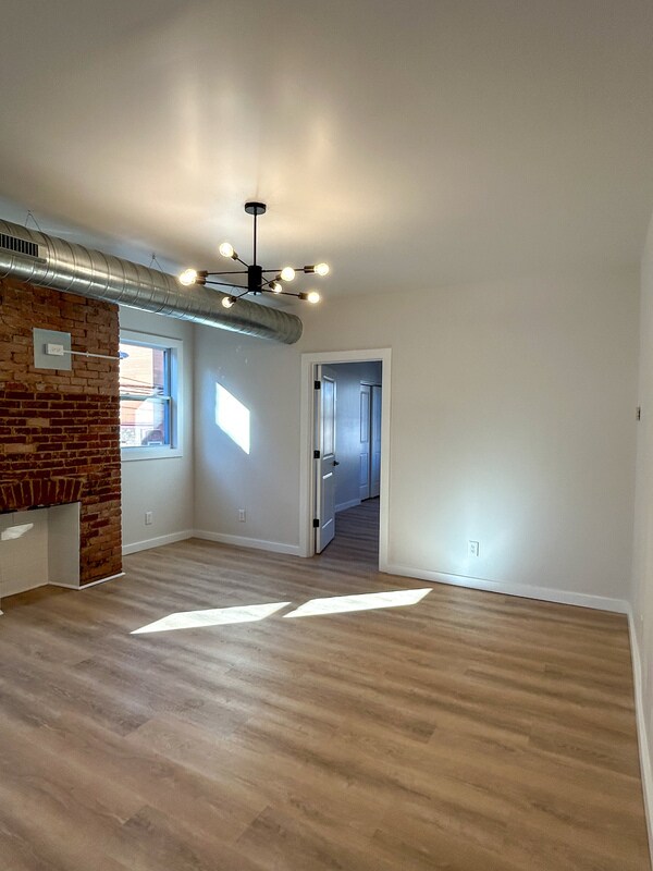 Building Photo - 3206 Dobson St