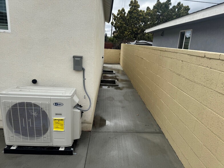 Building Photo - 1904 W 153rd St