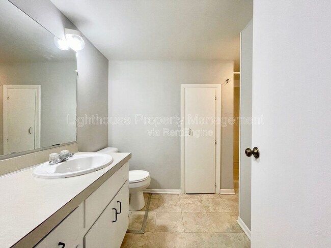Building Photo - 3580 Marine St SW