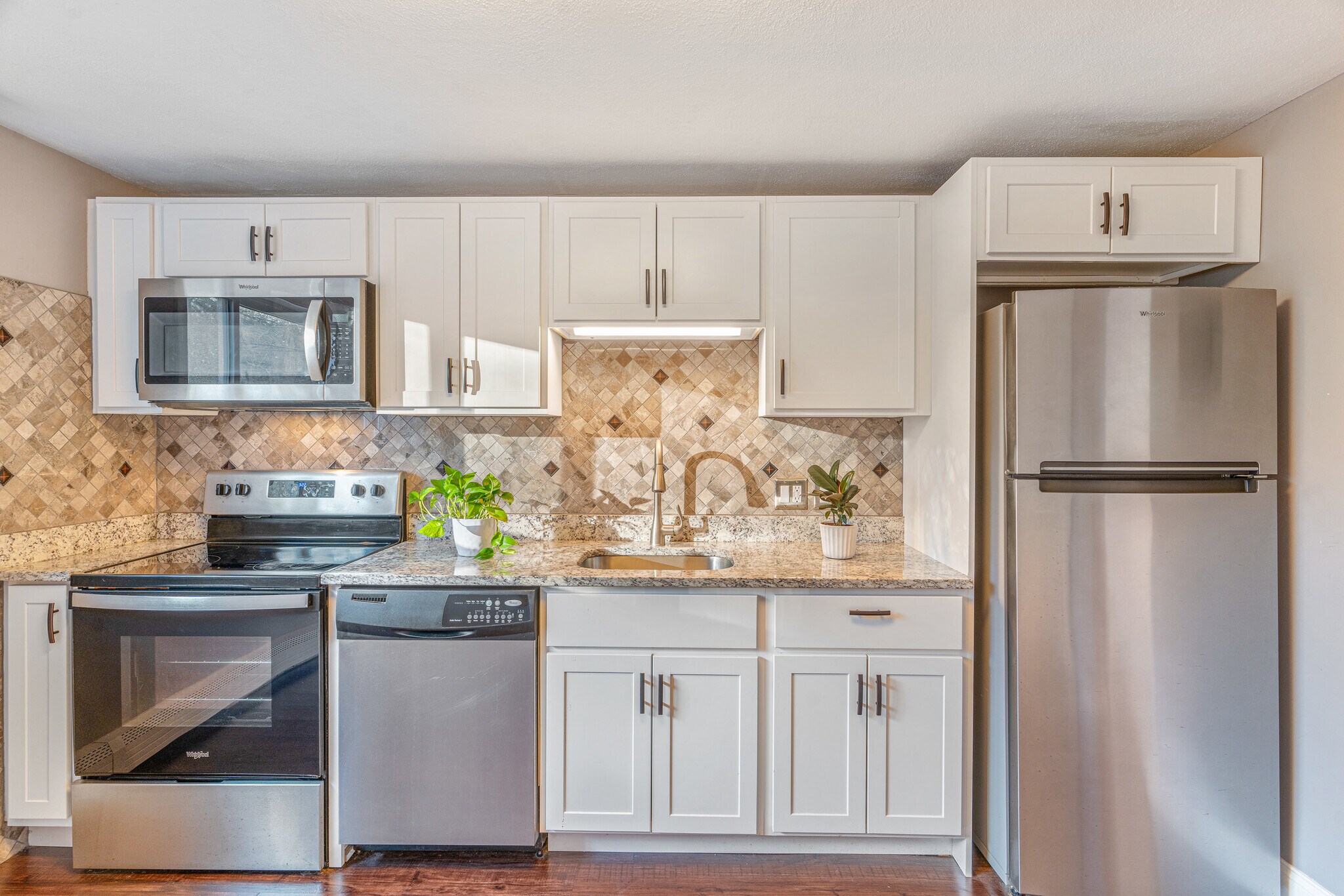 Building Photo - 10 Woodcrest Ct