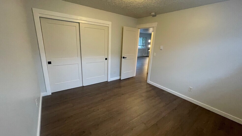 Building Photo - 8605 N Hurst Ave