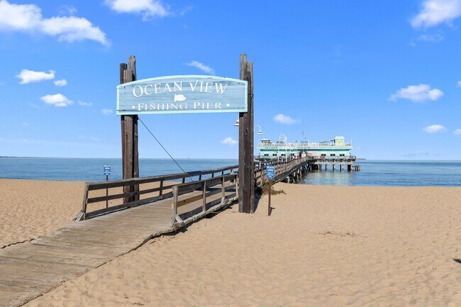 Building Photo - 1200 Little Bay Ave