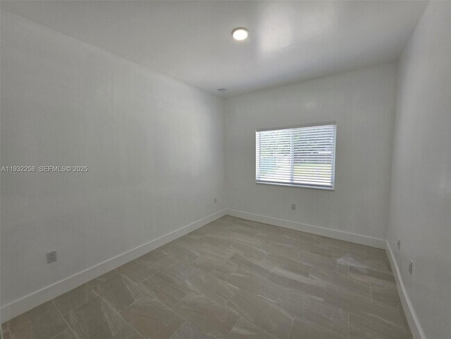 Building Photo - 21210 SW 119th Ave