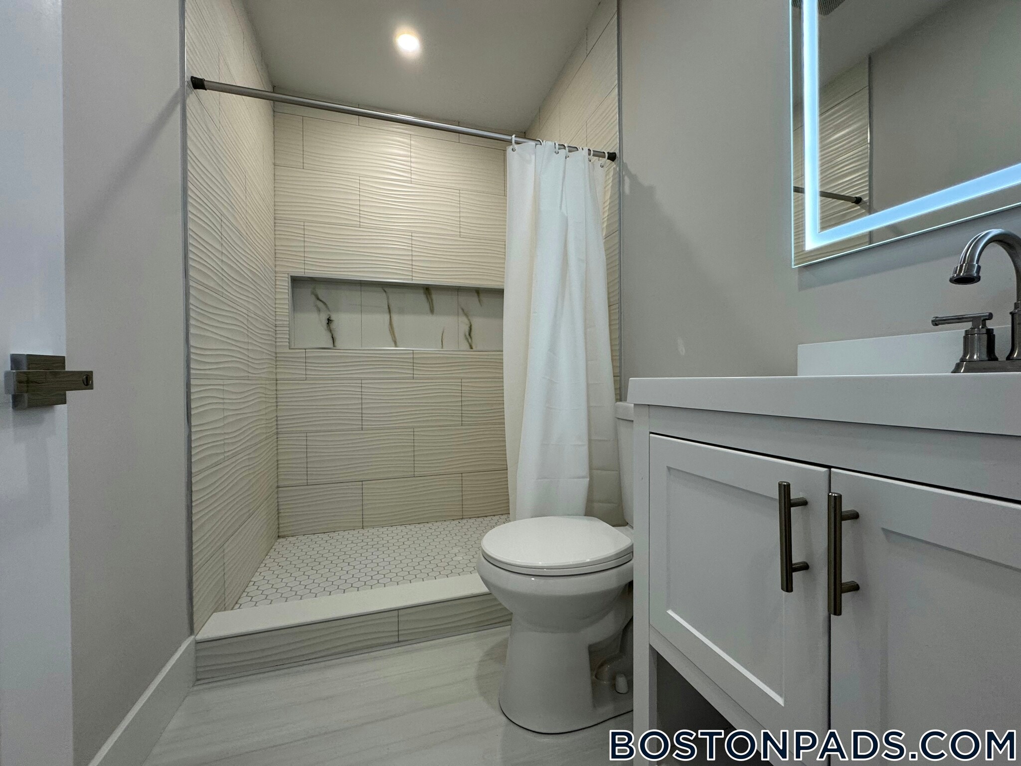 Building Photo - 10 Cawfield St