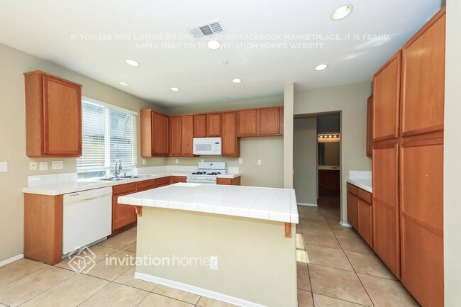 Building Photo - 6924 Lisa Dr