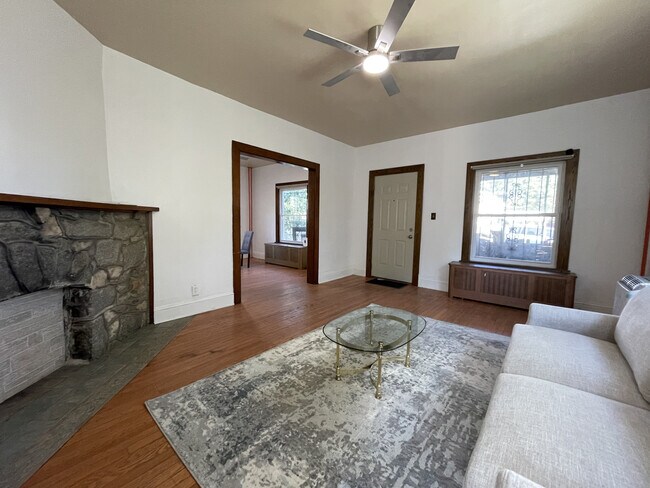 Building Photo - 5920 Chillum Plz NE