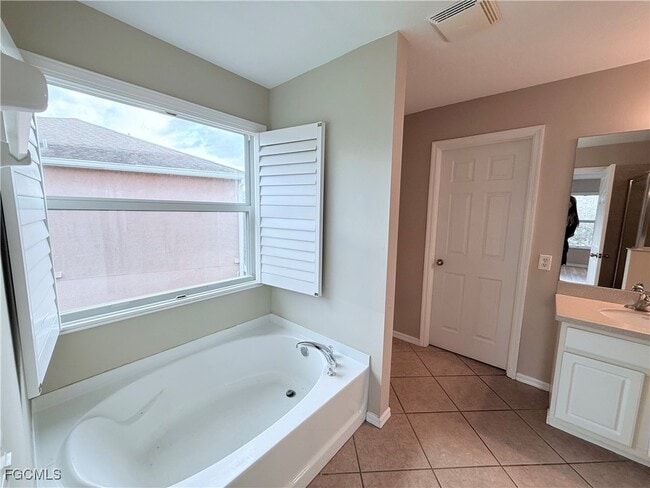 Building Photo - 8258 Silver Birch Way