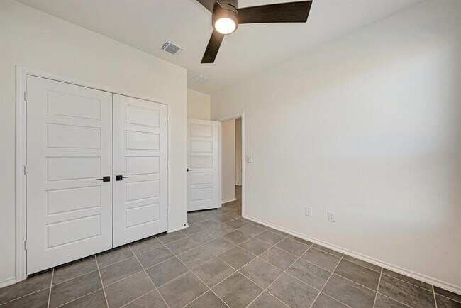 Building Photo - 18600 Golden Eagle Way