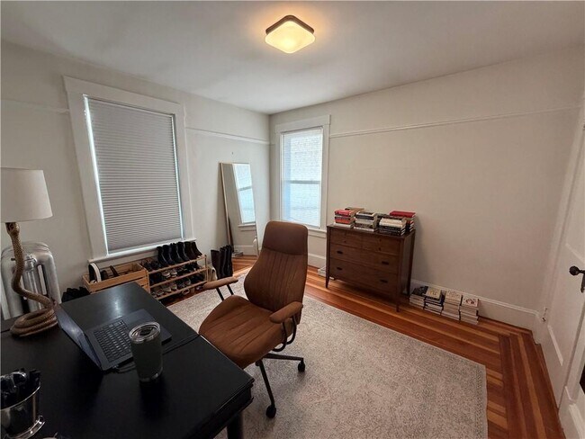 Building Photo - 16 Apthorp Ave