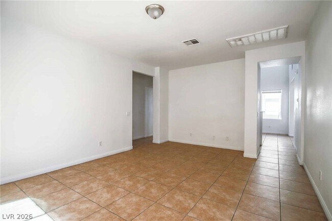 Building Photo - 4420 Pacific Crest Ave