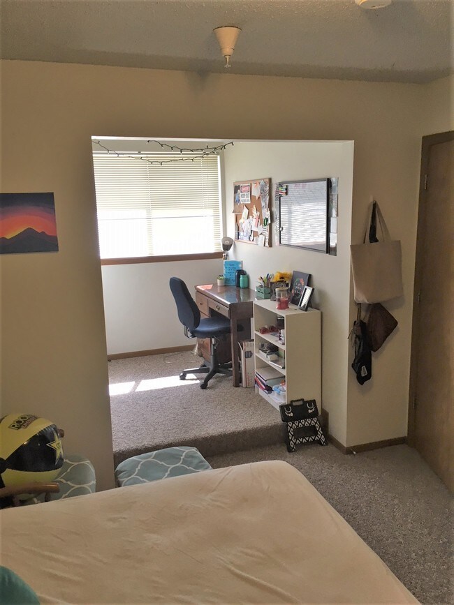 upper level bedroom - 725 S Clinton St