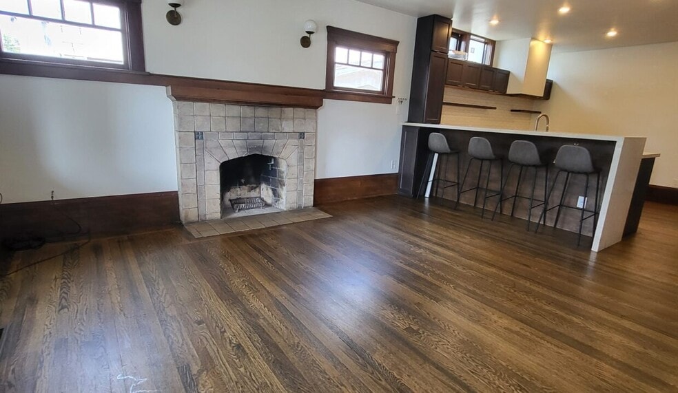 Building Photo - 2631 Regent St