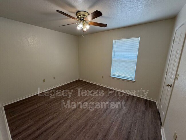 Building Photo - 1106 Williams Ave