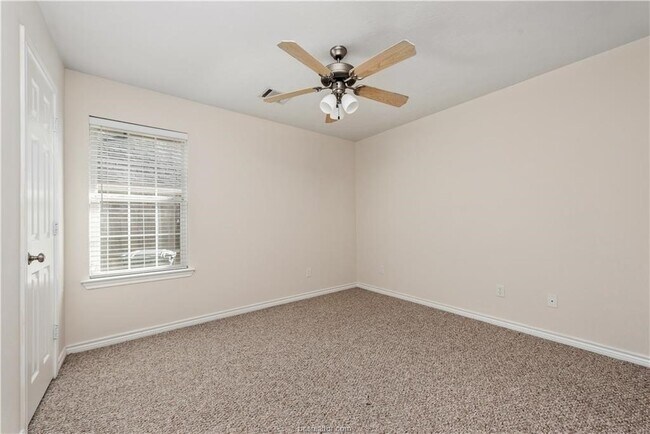 Building Photo - 4009 Reatta Ln