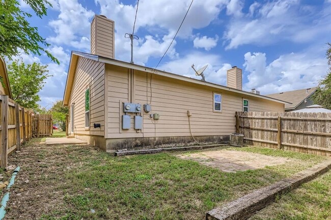 Building Photo - 511 Greenlawn Blvd