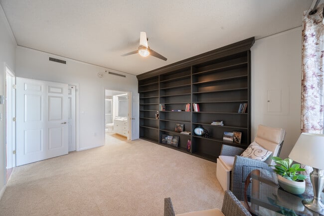 Building Photo - 1 Towers Park Ln