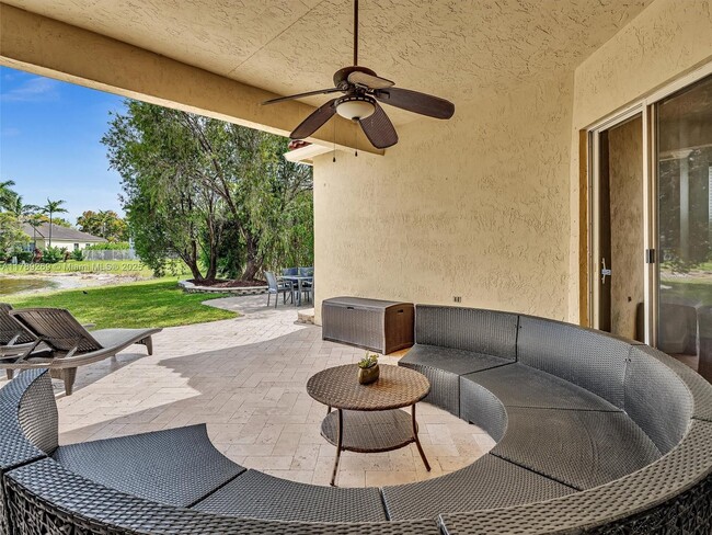 Building Photo - 754 Sunflower Cir