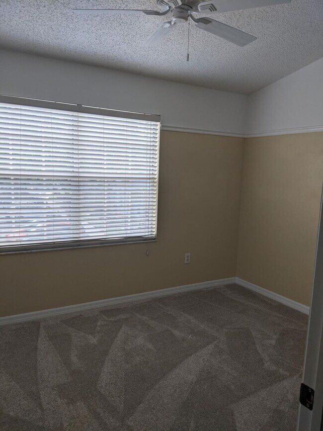 Building Photo - Beautiful 2 Bedroom, 2.5 Bath Townhome in Private Gated Community Of Hunter's Key In New Tampa