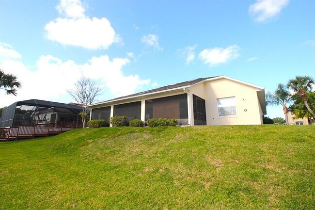 Building Photo - 20 Clarendon Ct N
