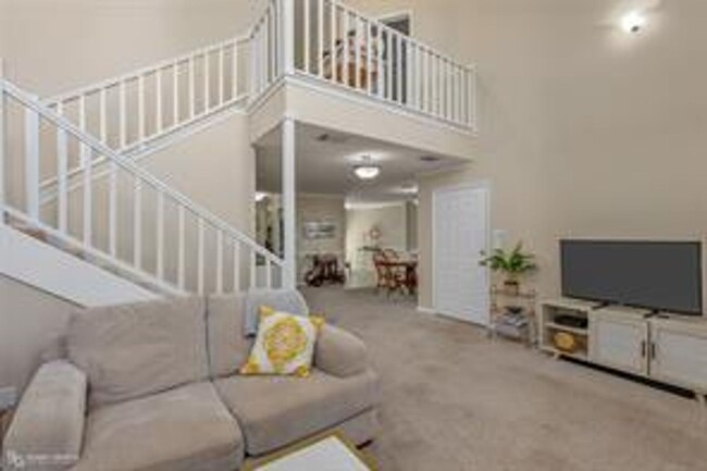 Building Photo - North Bossier Townhouse