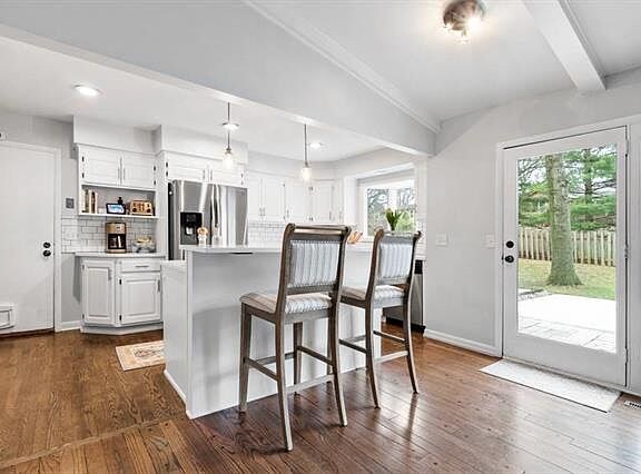 Building Photo - 9727 Canterbury St