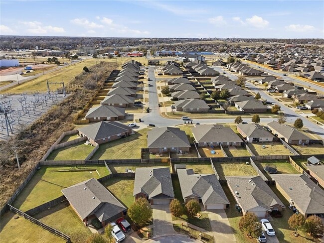 Building Photo - 605 Inverleith Cir