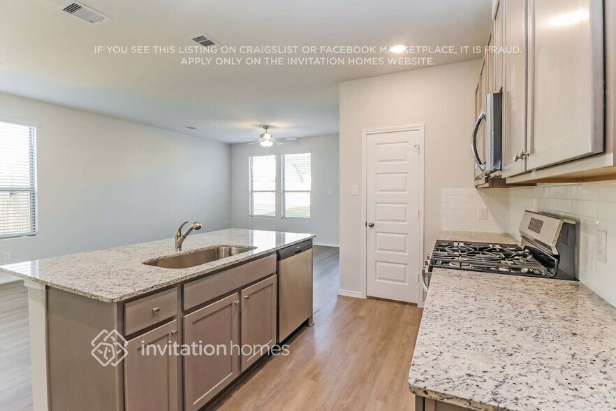 Building Photo - 10906 Heliosphere Wy